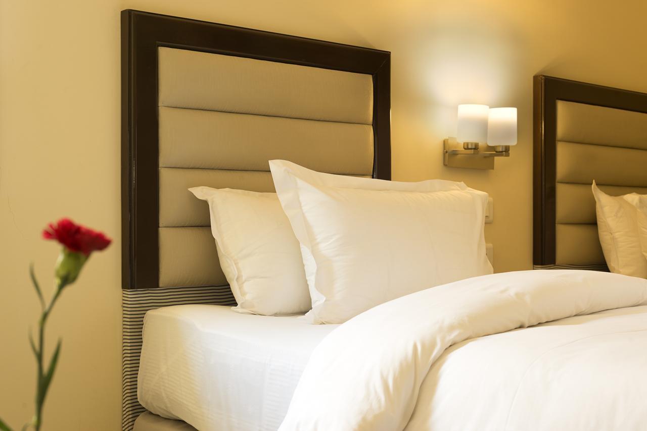 Sunshine Hotel Raigarh Eksteriør billede
